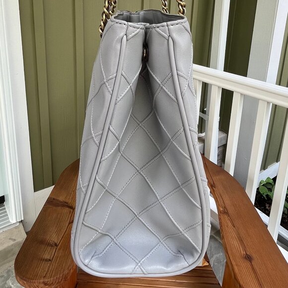 Tory Burch Fleming Soft Chain Tote in Bay Gray colour - Authentic - Picture 5 of 15